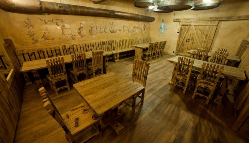 BECHERPLATZ Karlovy Vary